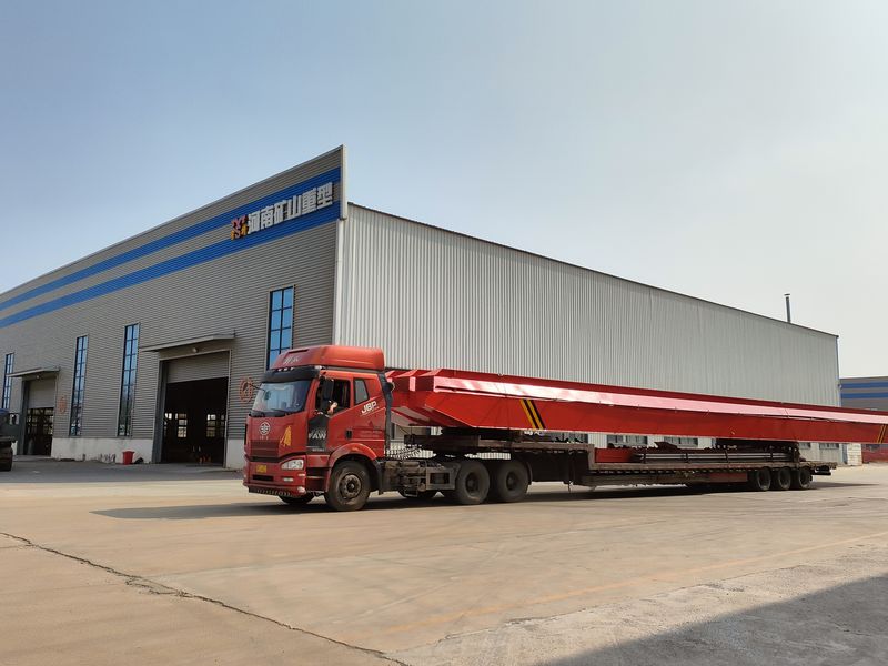 4臺電動單梁起重機，LD10t-26.53m，發往浙江交付客戶使用。